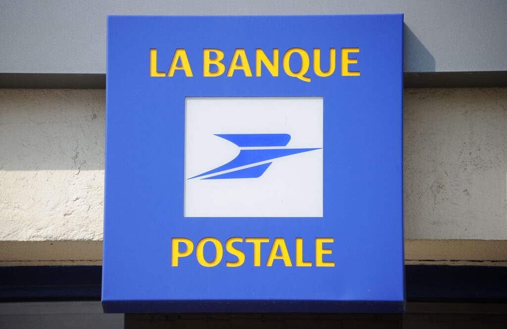 Contrats d'assurance-vie proposés par la Banque Postale, pièges et détails à connaître