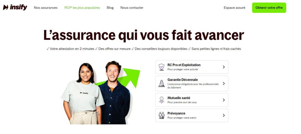 Gros plan sur une interface de souscription à une assurance décennale 100 % en ligne pour artisans